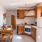 Nevera, Sea View And Private Parking Apartmán