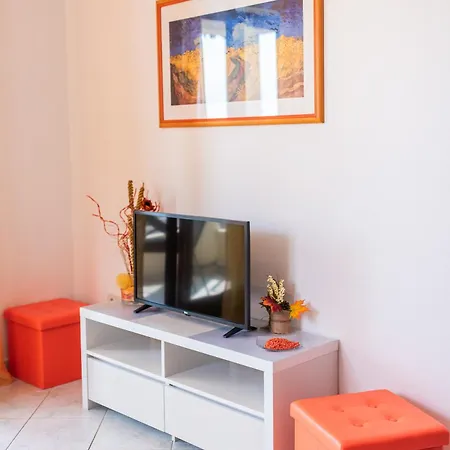 Nevera, Sea View And Private Parking Apartment