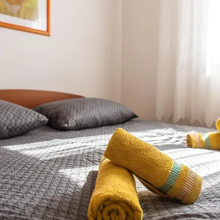 Nevera, Sea View And Private Parking Apartment