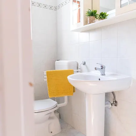 Nevera, Sea View And Private Parking Apartman