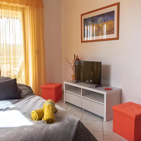 Nevera, Sea View And Private Parking Apartment