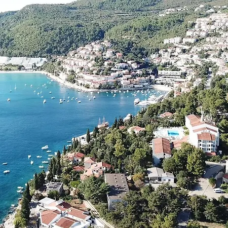 Nevera, Sea View And Private Parking Apartment