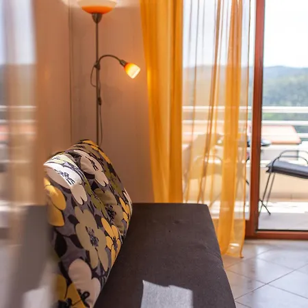 Apartment Nevera, Sea View And Private Parking