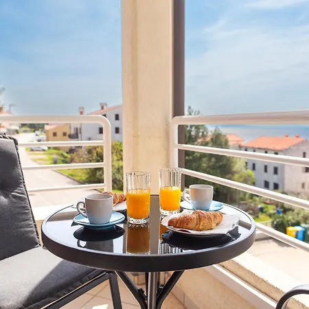 Nevera, Sea View And Private Parking Apartman *