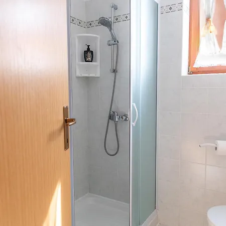 Nevera, Sea View And Private Parking Apartment *