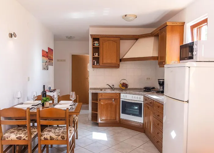 Nevera, Sea View And Private Parking Apartman