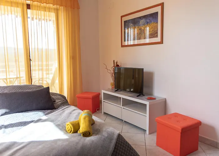 Nevera, Sea View And Private Parking Apartman